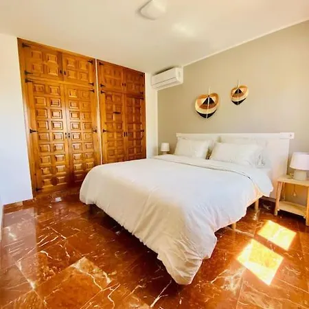 With Private Pool And Close To The 빌라 *