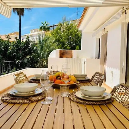 With Private Pool And Close To The كاليبي