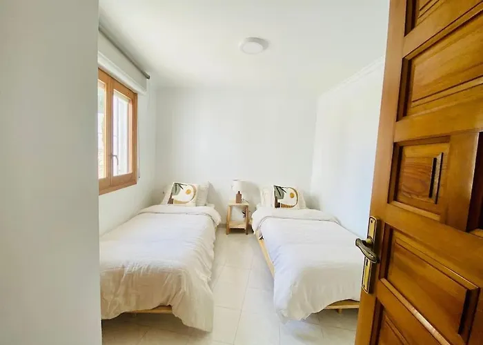 Villa With Private Pool And Close To The