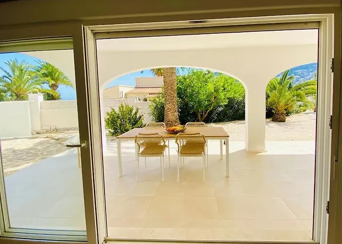 Villa With Private Pool And Close To The