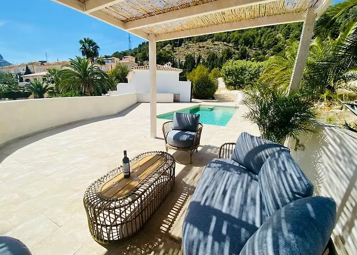 With Private Pool And Close To The