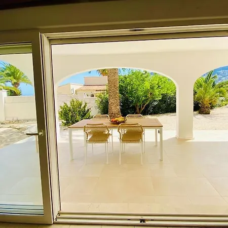 Villa With Private Pool And Close To The